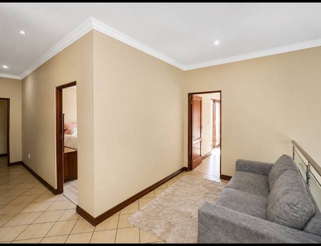 4 BEDROOM HOUSE FOR SALE IN MIDSTREAM ESTATE